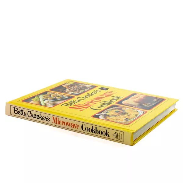 Vintage 1981 Betty Crocker's Microwave Cookbook Recipe Book Hard Cover