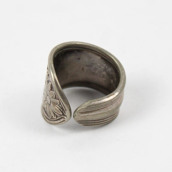 Handmade Silver-Tone Upcycled Spoon Ring Boho Daisies Size 9