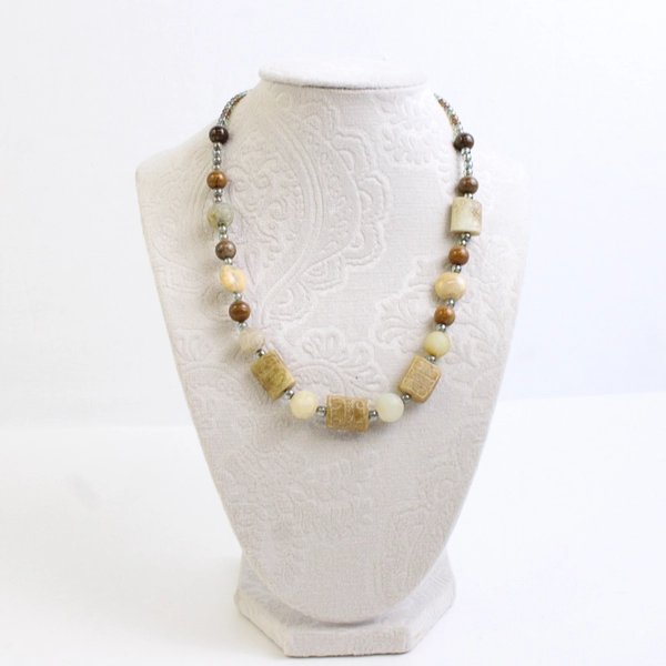 Carved Agate Beaded Necklace Magnetic Clasp 18"