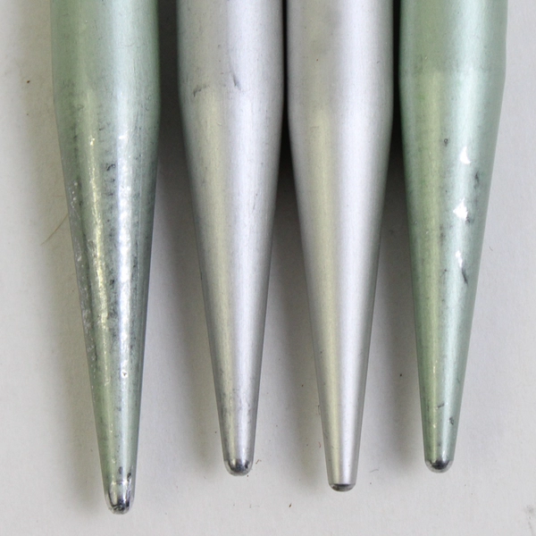 2 Pairs Susan Bates Aluminum Knitting Needles Green and Gray 14" Long Size 11