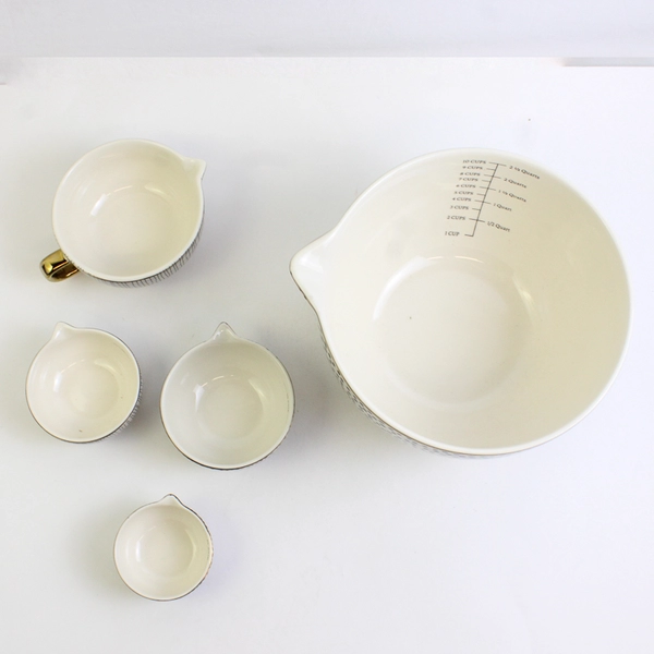 NEW Thyme & Table 5-PC Ceramic Mixing Bowl & Measuring Bowl Set Polka Dot