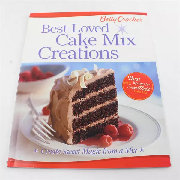 Betty Crocker Best-Loved Cake Mix Creations Paperback Cookbook 2008