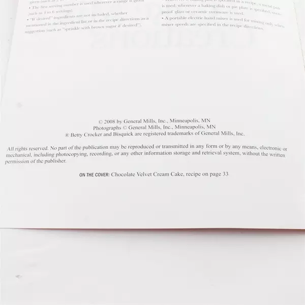 Betty Crocker Best-Loved Cake Mix Creations Paperback Cookbook 2008