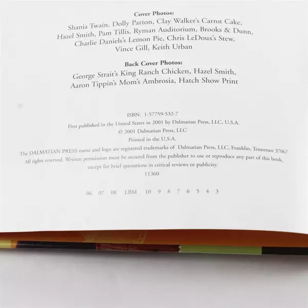 Hazel's Hot Dish: Cookin' with Country Stars - Hazel Smith Hardcover