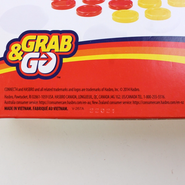 2014 Hasbro Classic Connect 4 Grab & Go Game 2014 B1000 Complete