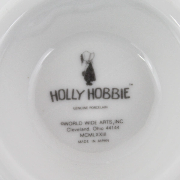 1973 Holly Hobbie Pedestal Porcelain Coffee Tea Mug Cup Japan 'A True Friend'