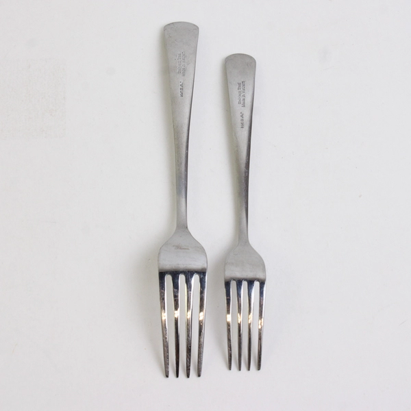 Lot of 2 IKEA Sedlig Pattern Forks 1 Dinner Fork (8.25") & 1 Salad Fork (7.25")