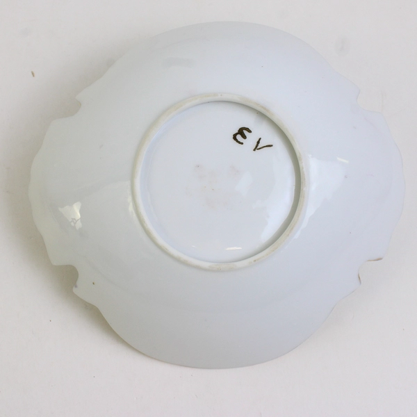 Unbranded Floral Pattern Porcelain Decor Dish With Handle Gold Trim 2.25" Tall