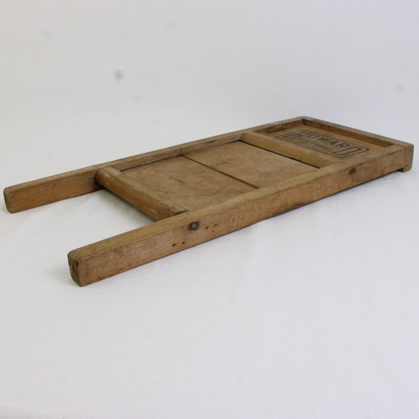 "The Daisy" Washboard Made by Howard Woodenware from Kent, WA 7.5"x17"