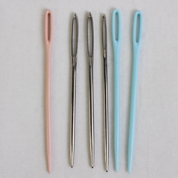 Lot of 6 XL Sewing and Tapestry Needles 3 metal and 3 colored plastic 