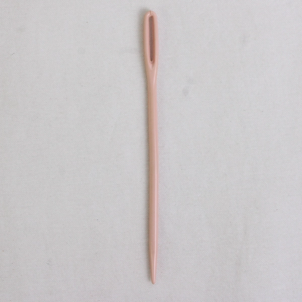 Lot of 6 XL Sewing and Tapestry Needles 3 metal and 3 colored plastic 