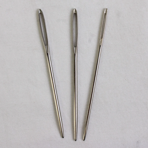 Lot of 6 XL Sewing and Tapestry Needles 3 metal and 3 colored plastic 