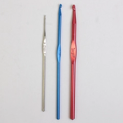 Lot of 3 Boye Aluminum Crochet Hooks Sizes F, I, & 8 Pink, Blue & Silver 