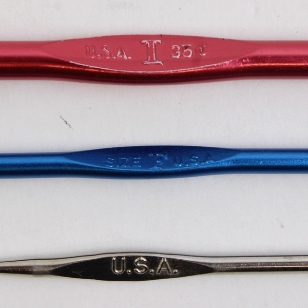 Lot of 3 Boye Aluminum Crochet Hooks Sizes F, I, & 8 Pink, Blue & Silver 