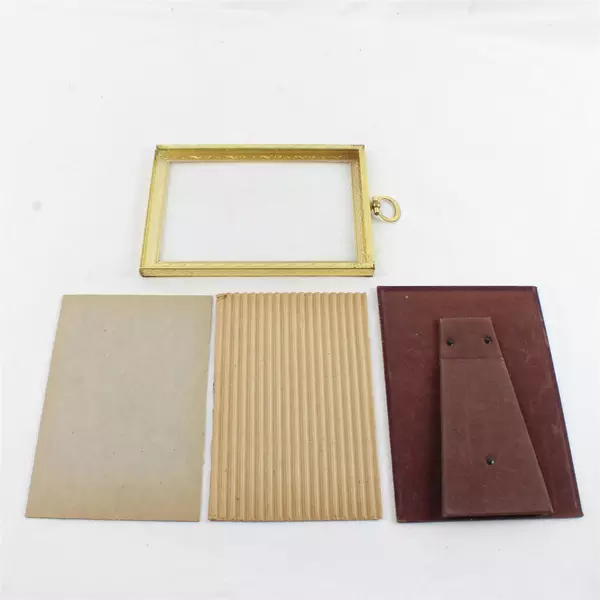 Gold Trimmed 5x7 Picture Frame Desk/Tabletop Classic Gold Finish