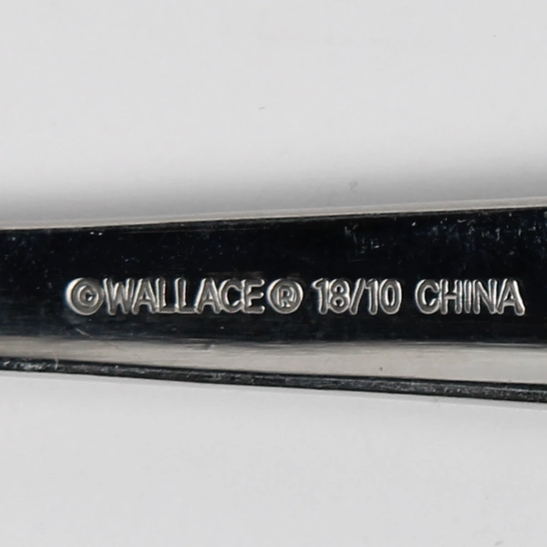 A Wallace Silver Parker Pattern 18/10 Stainless Oval Soup Spoon 7.75" Good