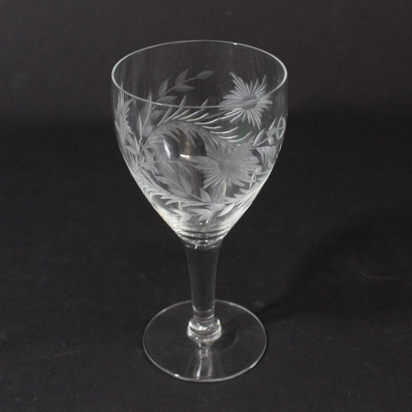 Set of 4 Etched Floral And Vine Wine Glasses 6.5"