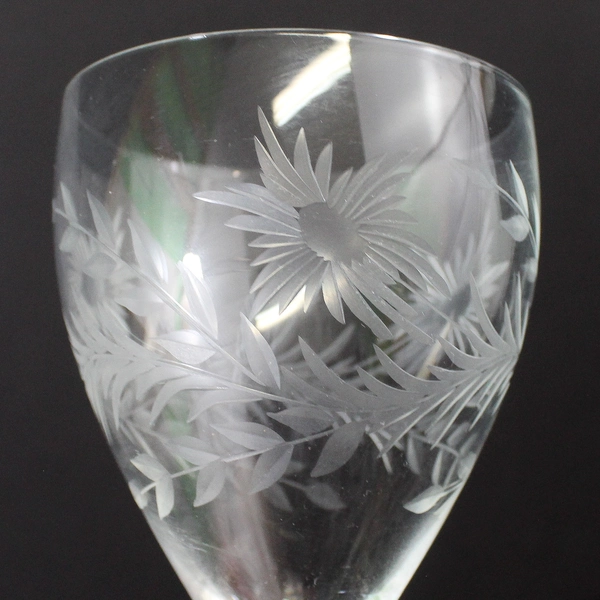 Set of 4 Etched Floral And Vine Wine Glasses 6.5"