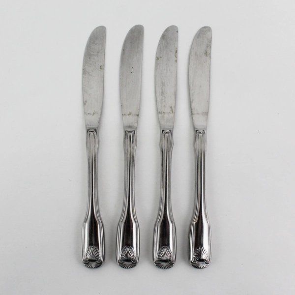 4 Reed & Barton Rebacraft Stainless Colonial Shell II Dinner Knives Korea 2004