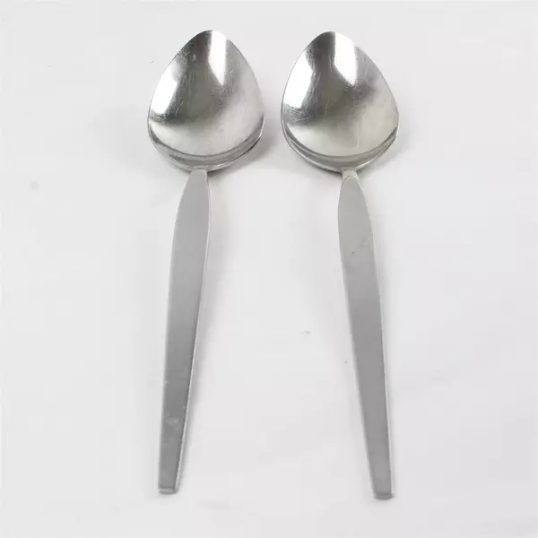 Set of 2 Oneida Satinique Stainless Tablespoons 8.25in Serving Spoons