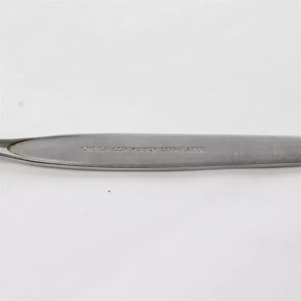 Set of 2 Oneida Satinique Stainless Tablespoons 8.25in Serving Spoons