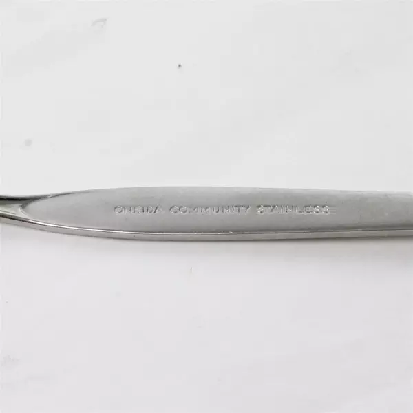 Set of 4 Oneida Satinique Stainless Salad Forks 6.25in 