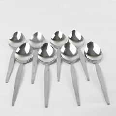 Set of 8 Oneida Satinique Stainless Oval Soup Spoons 7in