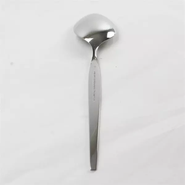 Set of 8 Oneida Satinique Stainless Oval Soup Spoons 7in