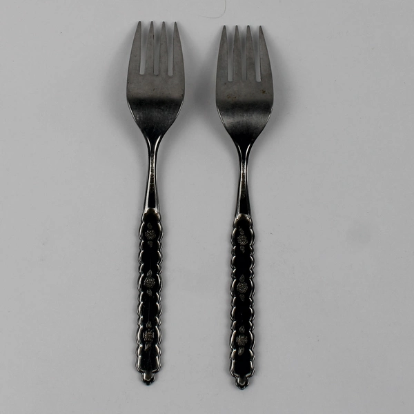 Lot of 2 Oneida Silver Rose Queen Pattern Stainless Salad Forks 6.25" Good