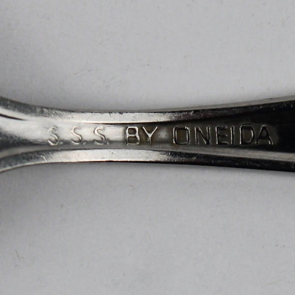 Lot of 2 Oneida Silver Rose Queen Pattern Stainless Salad Forks 6.25" Good