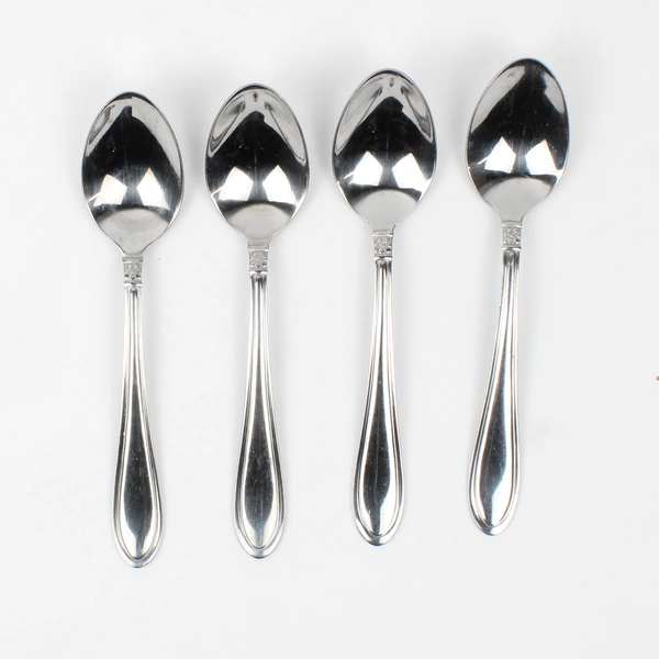 Lot of 4 Oneida Silver Memphis Pattern Oval Shaped Soup Spoons Stainless 7"