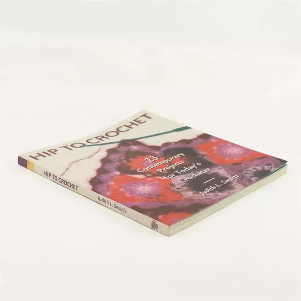 Lot of 7 Skeins Yarn 4 Cameo 075 & 3 Baroque 8803 with Book