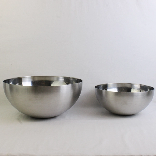 Lot Of 2 Ikea Stainless Steel Round Mixing Bowls (1 11.25" Diam, 1 14.5" Diam)