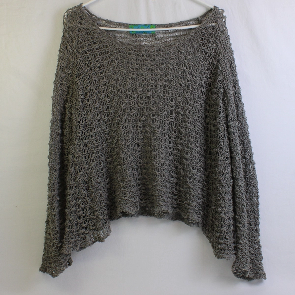 Hands to Hearts Gray Open Knit Long-Sleeve Top Women's Size Medium