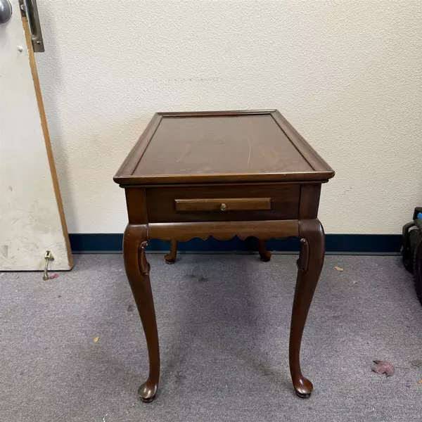 Vintage Ethan Allen Queen Anne Wood Tea Table With Pullout Trays