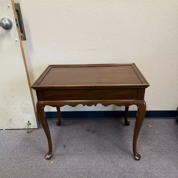 Vintage Ethan Allen Queen Anne Wood Tea Table With Pullout Trays