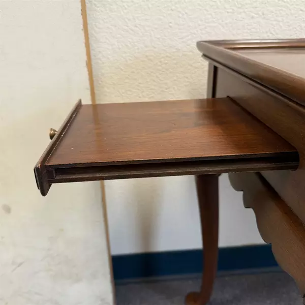 Vintage Ethan Allen Queen Anne Wood Tea Table With Pullout Trays