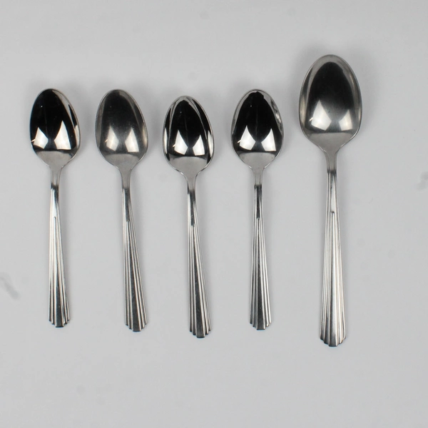Lot Of 5 Splendide Manhattan (Stainless) Flatware 4 Teaspoons 1 Oval Soup Spoon