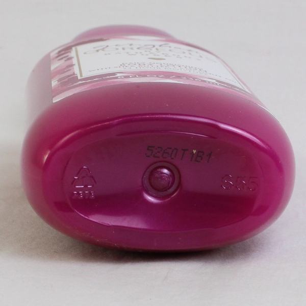 Bath & Body Works Snowflakes & Cashmere Body Lotion 8 fl oz Full New