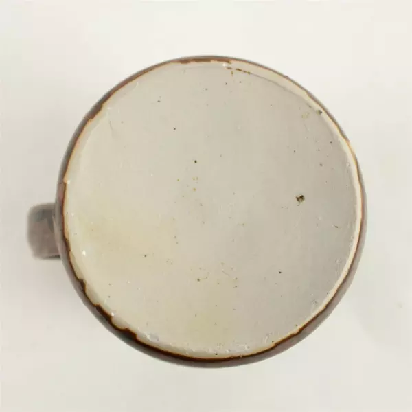 Brown Ceramic Coffee Mug Classic Rounded Shape 