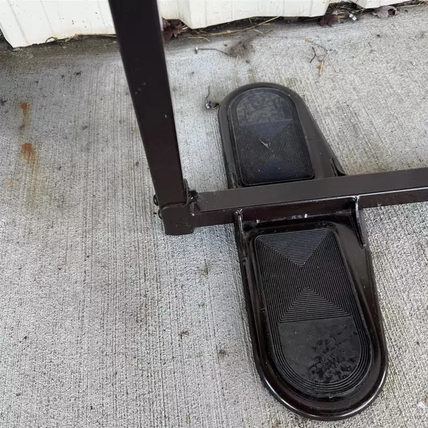 Adjustable Laptop Table Tray For Couch Swivel 15" x 20" Metal Feet