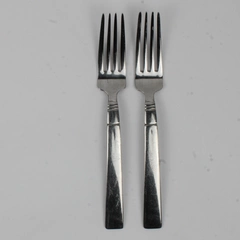 Lot of 2 Wallace Silver Chantel Pattern 18/10 SS Dinner Forks 8" Rare HTF