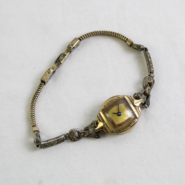 VTG Bulova 10K Rolled Gold Plate Women's Wristwatch 5mm Band FOR PARTS