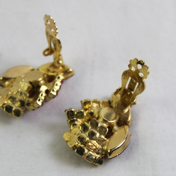 Vintage Unsigned Juliana Red and Pink Rhinestone Gold-Tone Clip-On Earrings