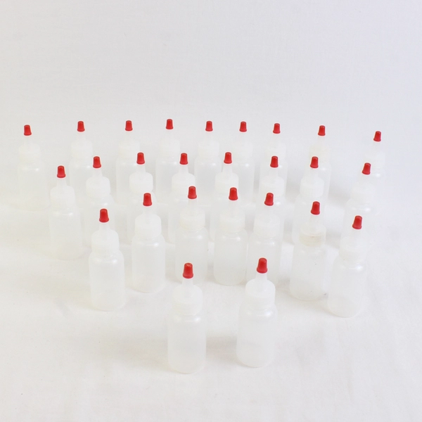 Lot Of 26 Unbranded Matching Boston Round Plastic Squeeze Bottles 4" Tall