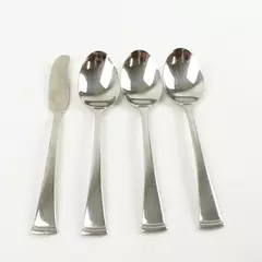 Lot of 4 Oneida Fantasia Stainless Teaspoons & Flat Handle Butter Knife