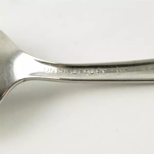 Set of 8 Oneida Satin Accent Stainless Youth Spoons