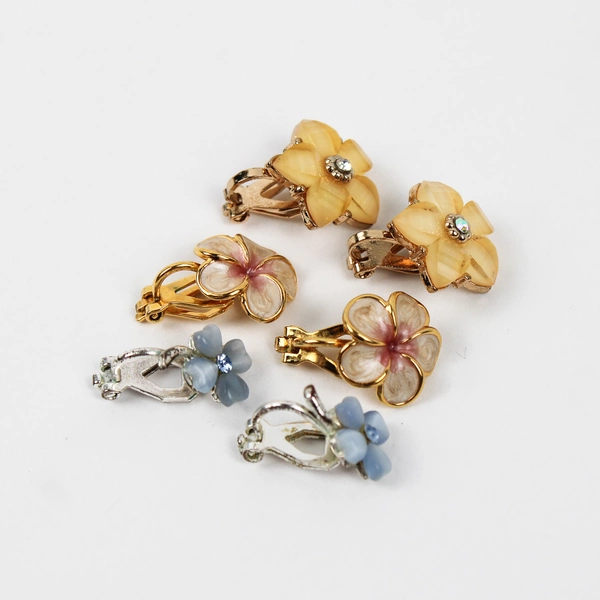Lot of 6 Unbranded Vintage Clip-On Earrings Variety Shapes/Sizes