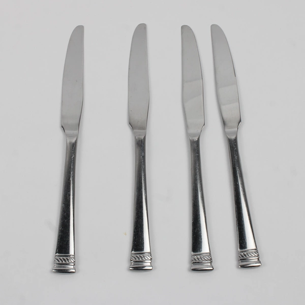 Lot of 4 Oneida Silver Dorset Pattern 18/0 Stainless Dinner Knives 9.5" Good