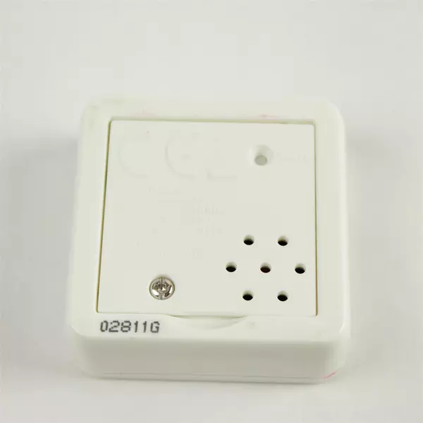 Hasbro Scrabble Flash Electronic Word Game Black Case - Needs Batteries